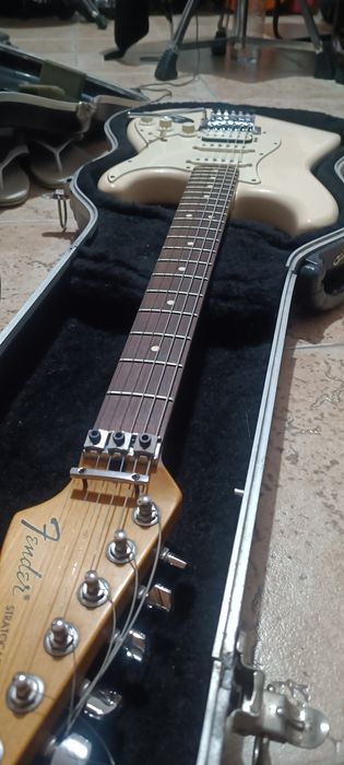 Fender com Floyd rose 2