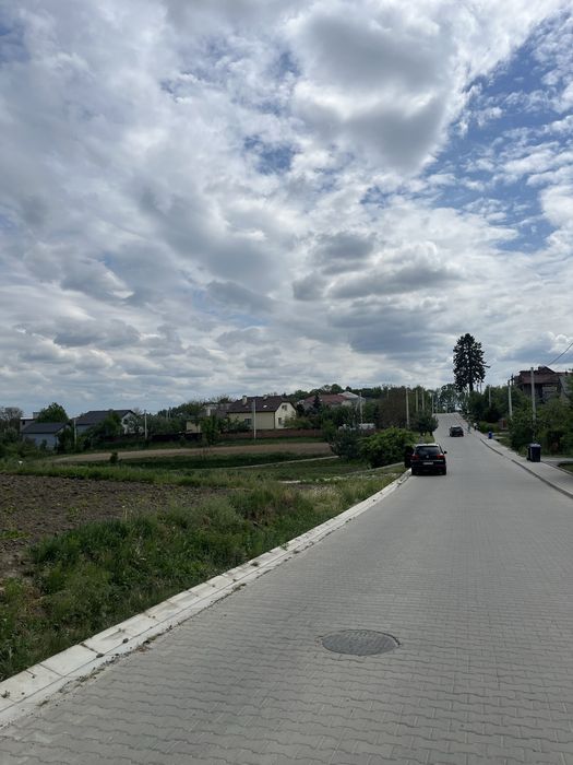 Продаж діяляки 10сот . у центрі села Домажир