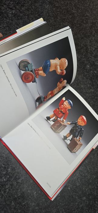 Livro catálogo Robots