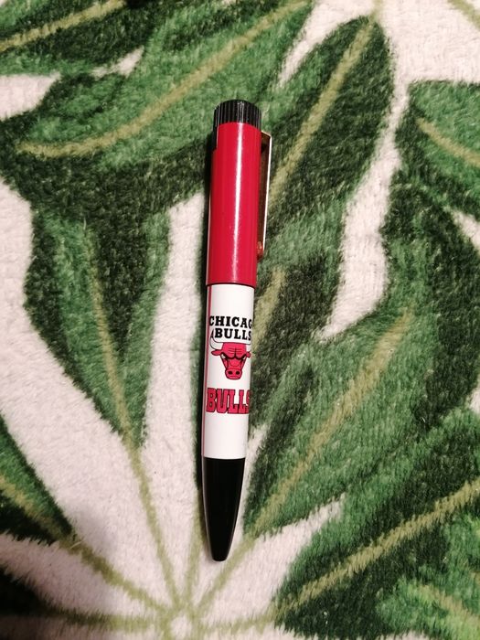 Caneta Chicago Bulls avariada