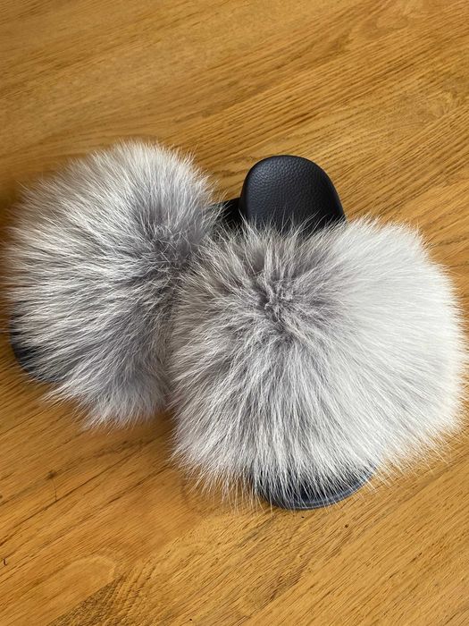 Klapki damskie z naturalnym futrem z lisa 40
