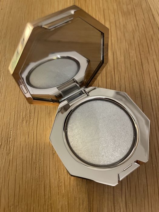 Fenty Beauty Diamond bomb how many carats