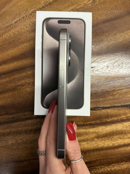 iPhone 15 Pro 256GB Natural Titanium