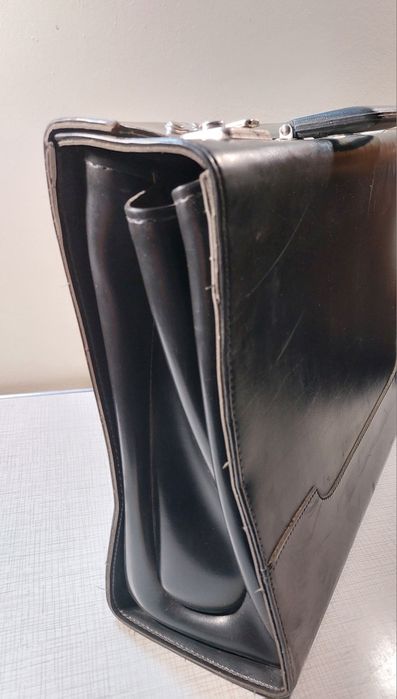 Дипломат / Класичний Чорний Кейс для документів А4.