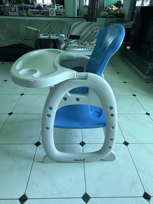 Cadeira de Almoço  e Mesa dw Atividades de Bebé / Criança  be cool “em ótimo estado”