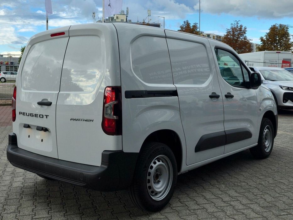 Peugeot partner Furgon M 1.2 T.Benzynowy 110KM MT6  Furgon M 1.2 T.Benzynowy 110KM MT6