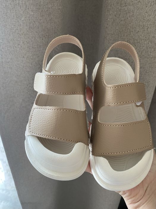 Продам босоніжки нові 28 розмір