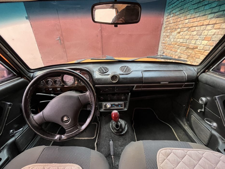 Автомобіль ВАЗ 2106