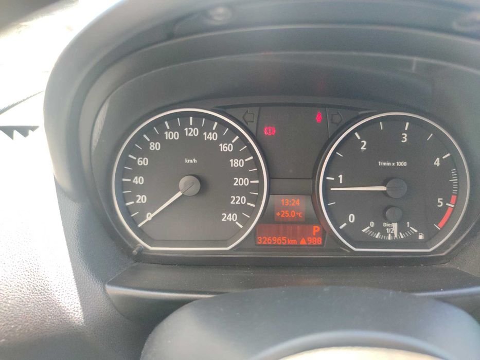 Vendo BMW 120d (E87) de 2006 com caixa automática, em muito bom estado geral de mecânica e interiores. Carro muito dinâmico e confortável
