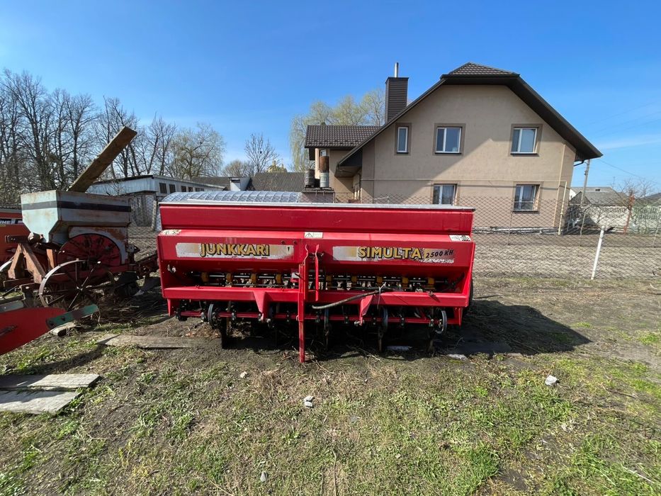 Сівалка дискова причіпна навісна Simulta 2.5 м з міндобривом сошникова