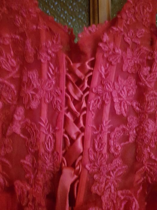 Czerwona sukienka balowa koronka tiul S