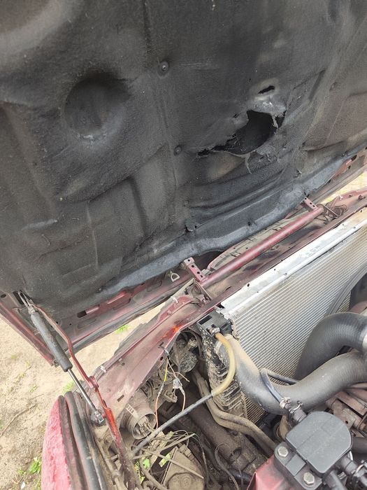 Капот Bmw E34 вузький шумка Бмв узкая морда  дорестайл