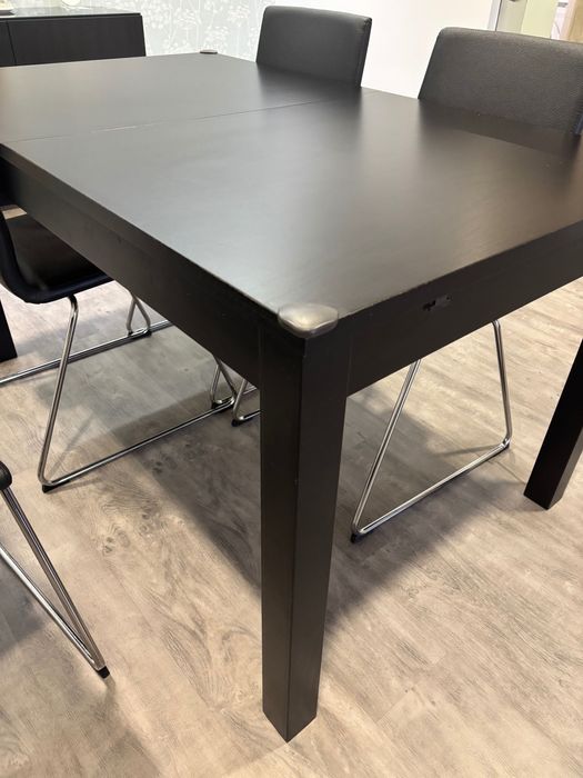 Mesa extensível + 4 cadeiras