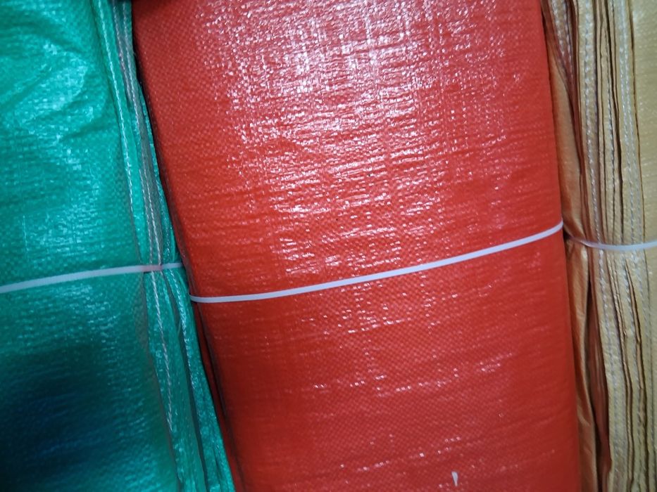 Sacos ráfia em várias cores