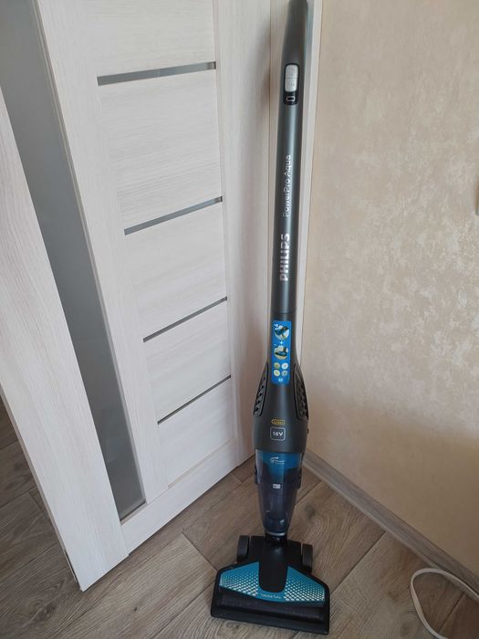Бездротовий миючий пилосос Philips Power Pro Aqua