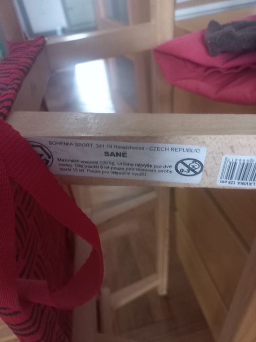 Podwojne drewniane sanki