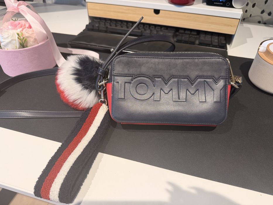 TOMMY HILFIGER - granatowa torebka na codzień