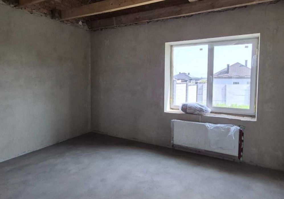 Продам класний котедж  з внутрішніми роботами та великою ділянкою!!!