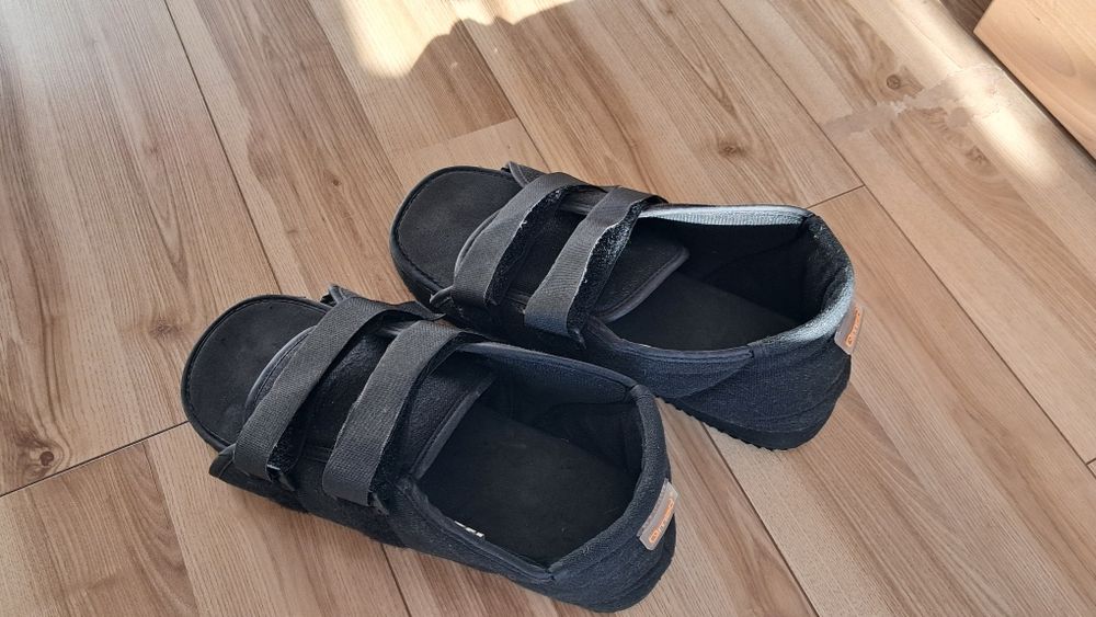 Buty pooperacyjne