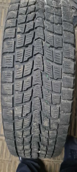 Продам зимнюю резину Dunlop 225/65R17