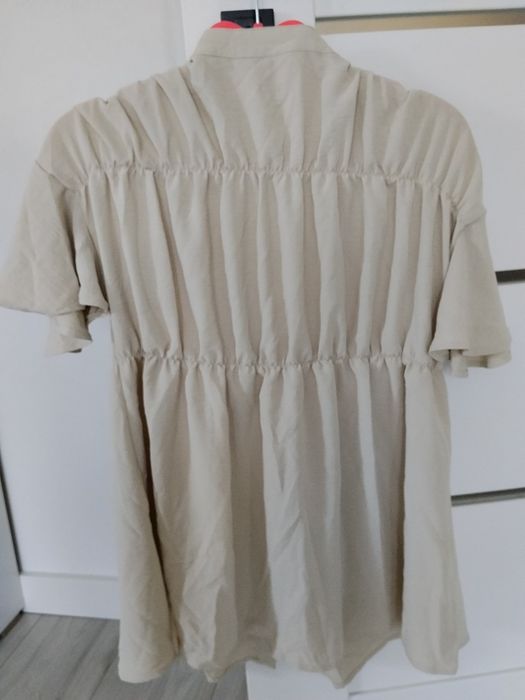 Piękna koszula z marsczeniami