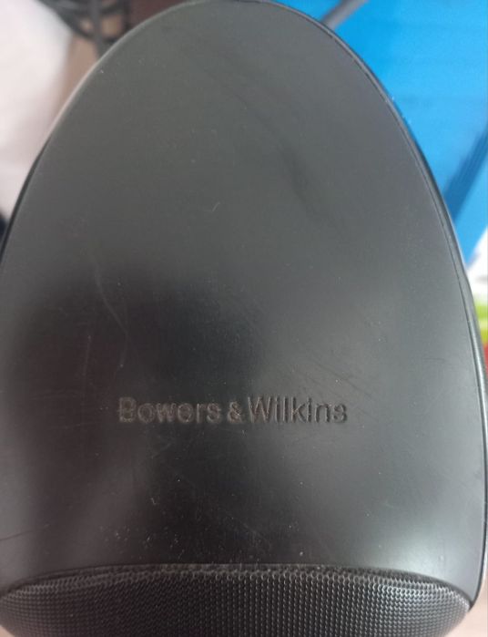Colunas Bowers & Wilkins M-1