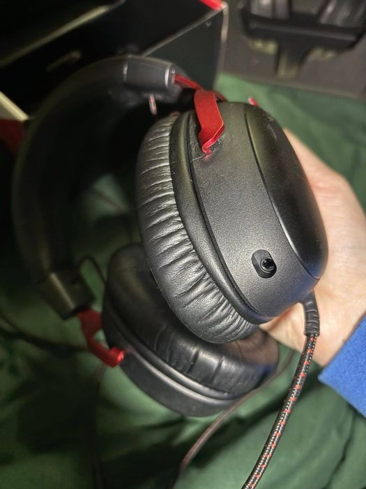 HyperX Cloud III навушники