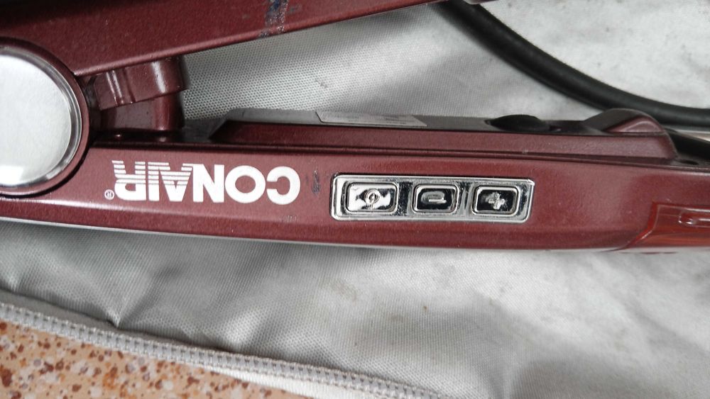 Prancha Modeladora Conair Nano Silver (Polishop)