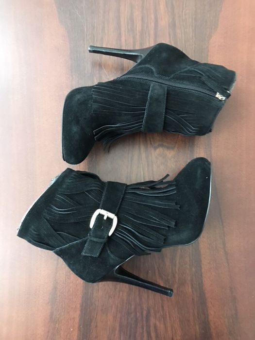 Новые замшевые ботильоны GUESS р. 36,5