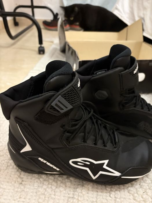 Bota Alpinistars