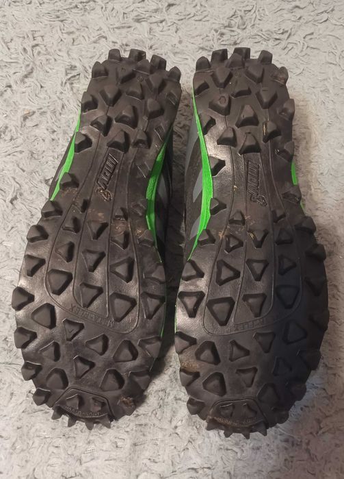 Buty trailowe Inov-8 Mudclaw 300