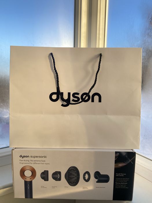 Фен Dyson Supersonic HD08 в шкіряному кейсі