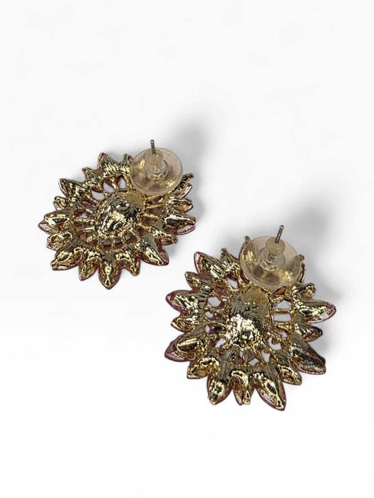 Brincos Flor Rosa com Cristal Central – Dourado – Nunca Utilizados