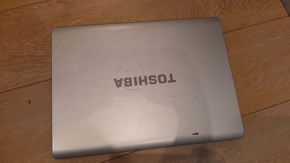 Portátil Toshiba L300-1CY