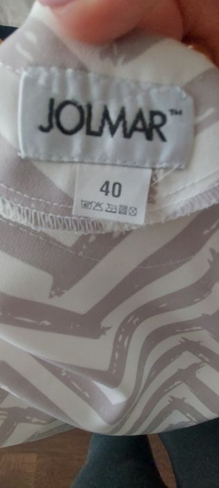 Sukienka w paski i zygzaki