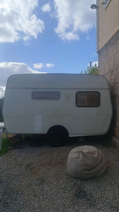 PREÇO ATÉ DIA 30/11 Vendo caravana  tabbert 3.5 MT para restauro.