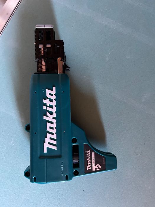 Pente autoalimentado makita