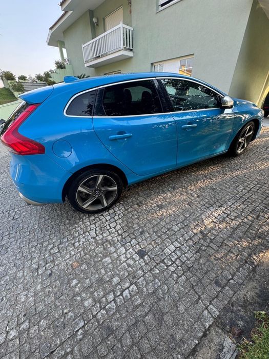 Volvo V40 R Design