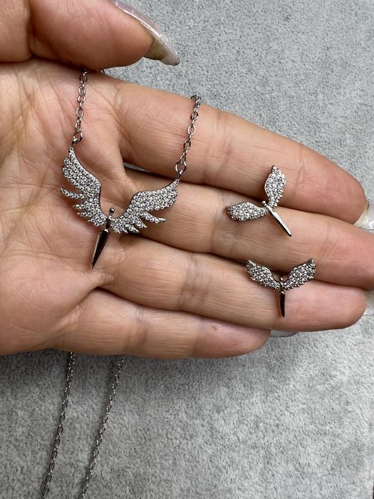 Продам підвіс , сережки, каблучка ,крила янгола