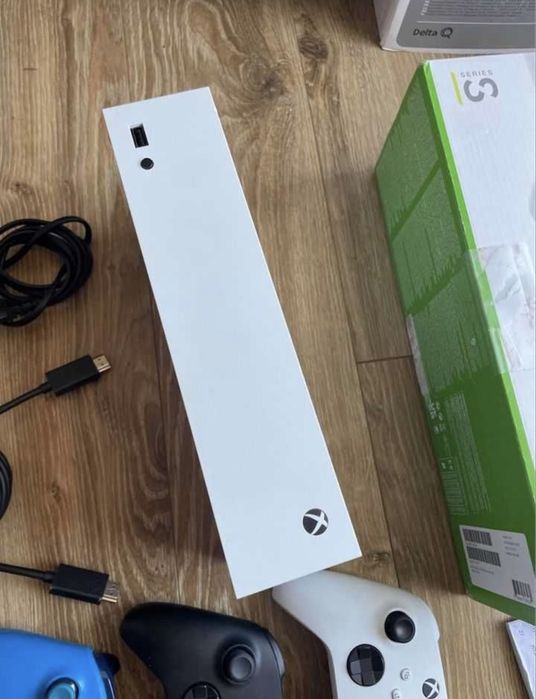 Konsola Xbox Series S + 2 Pady + Gry + Fortnite Roblox Forza Minecraft GTA