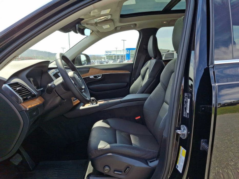 Volvo XC90      2023