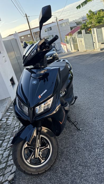 Scooter elétrica saige