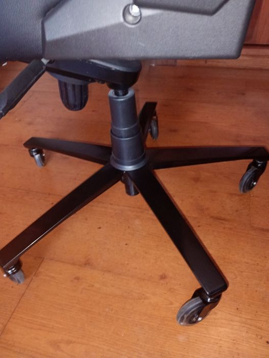 Cadeira escritório ajustável