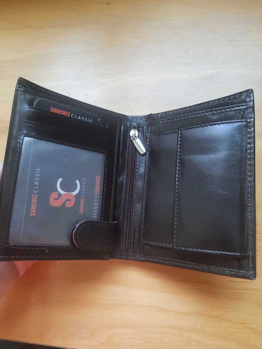 Sprzedam elegancki portfel skórzany!