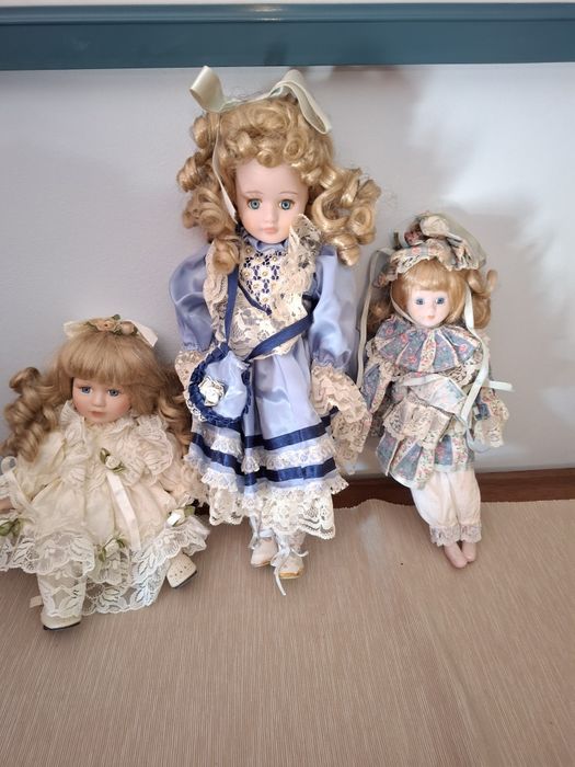 Bonecas de porcelana
