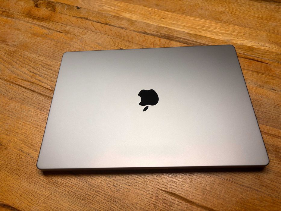 MacBook Pro 16