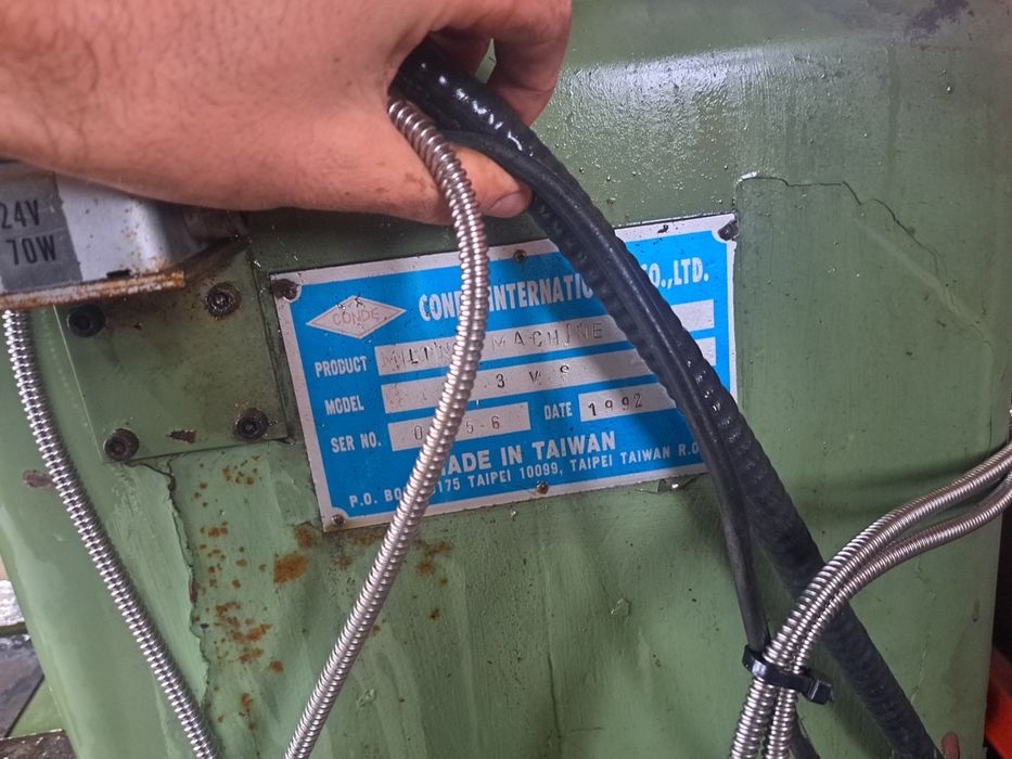 Wiertarko- frezarka gwinciarka do metalu wiertarka stołowa, frezarka