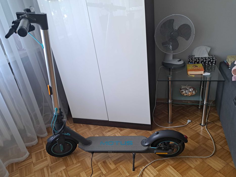 Hulajnoga elektryczna Motus 10 lite