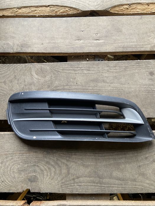 Решітка заглушка передній бампер bmw f10 f11 рест