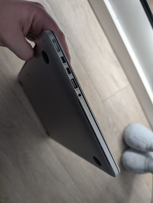 Apple MacBook Pro 13 2015 i5/8/256gb Retina 327 циклів